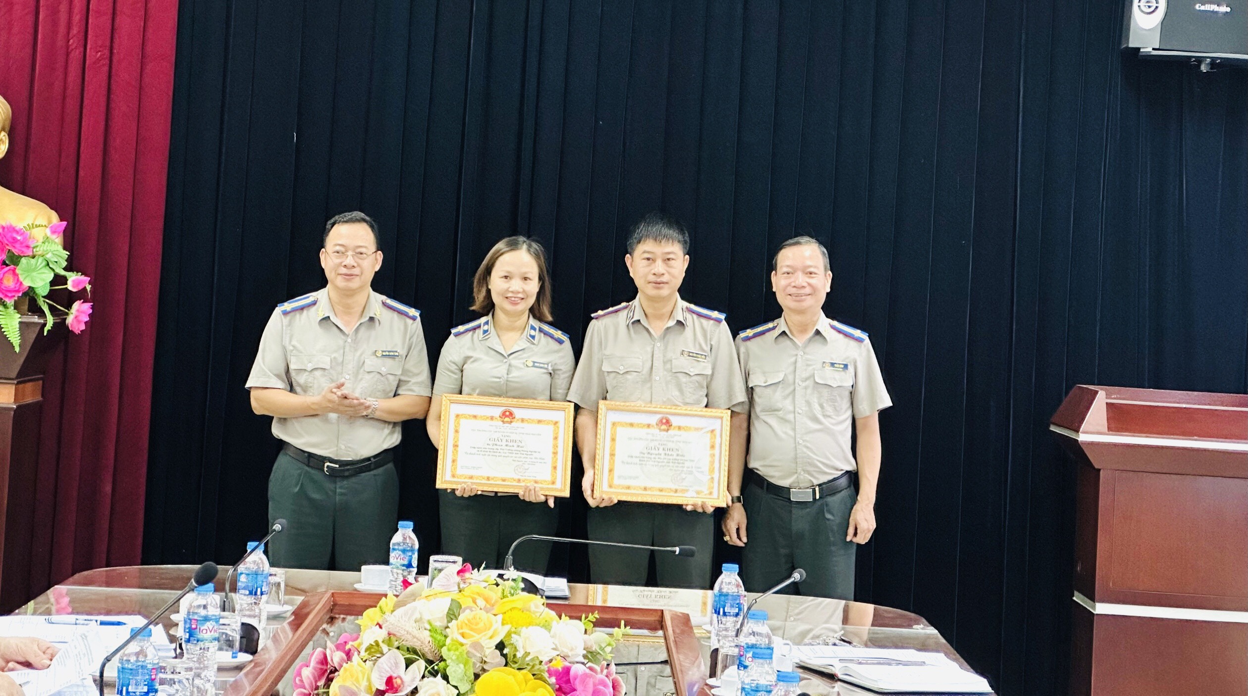 Khen thưởng đột xuất cho Chấp hành viên các cơ quan THADS