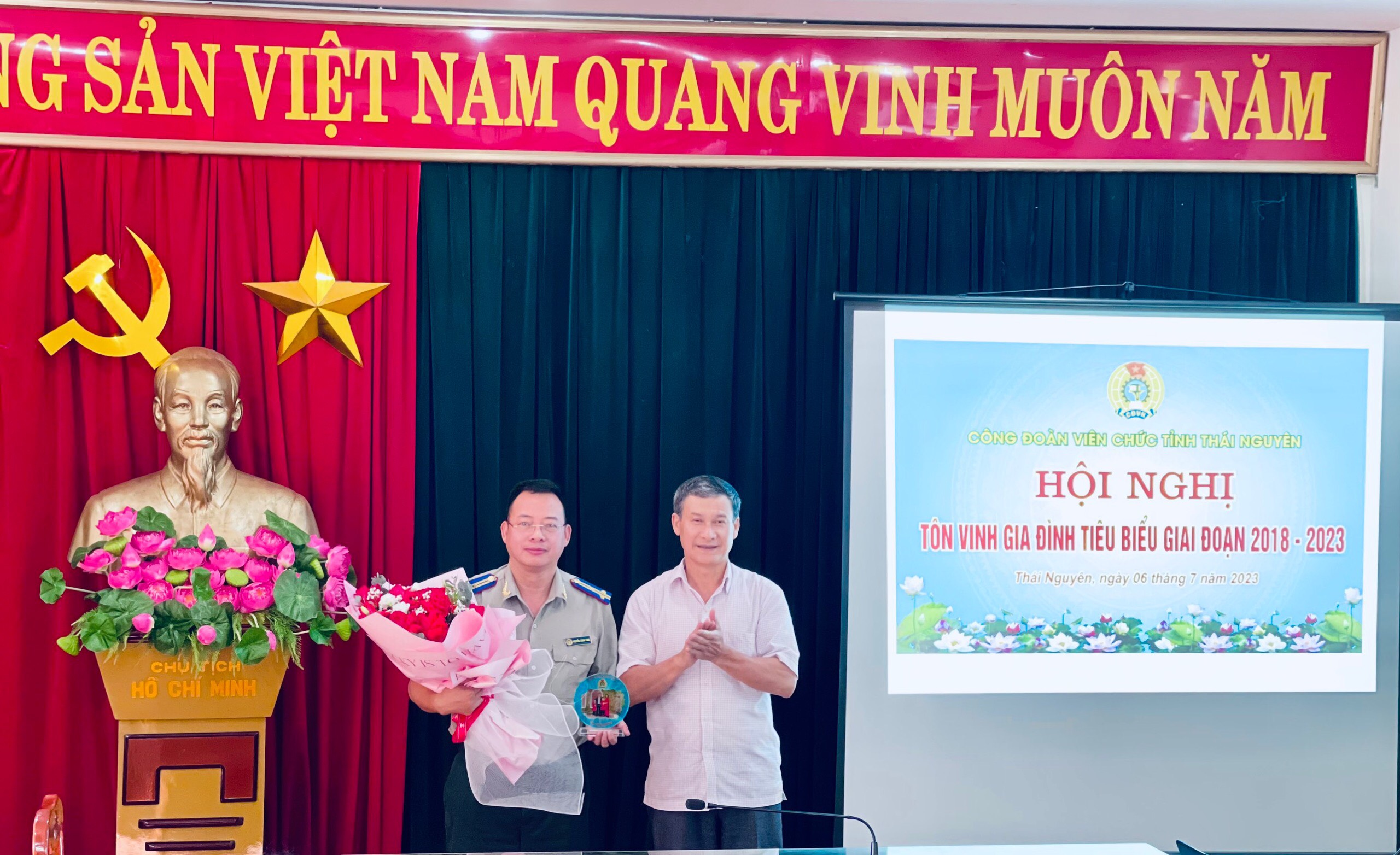 Tuyên dương Gia đình tiêu biểu giai đoạn 2018-2023