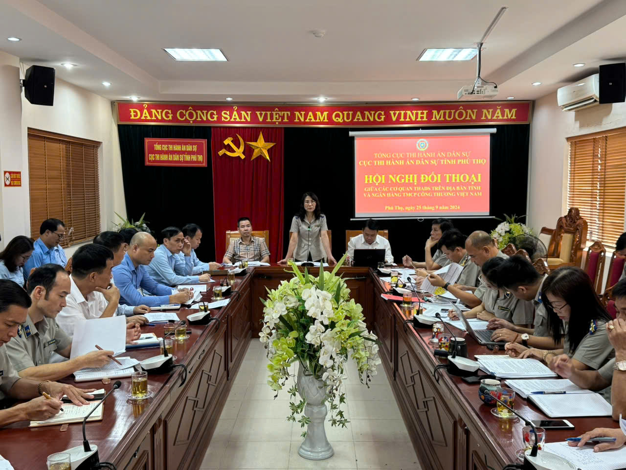 Cục Thi hành án dân sự tỉnh Phú Thọ tổ chức đối thoại với Ngân hàng TMCP Công thương Việt Nam; Ngân hàng Nông nghiệp và phát triển nông thôn Việt Nam về công tác thi hành án dân sự