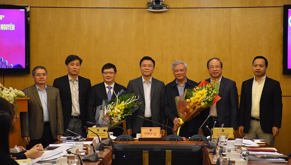 Bộ Tư pháp trao Quyết định giao Quyền Tổng Cục trưởng Tổng cục Thi hành án dân sự