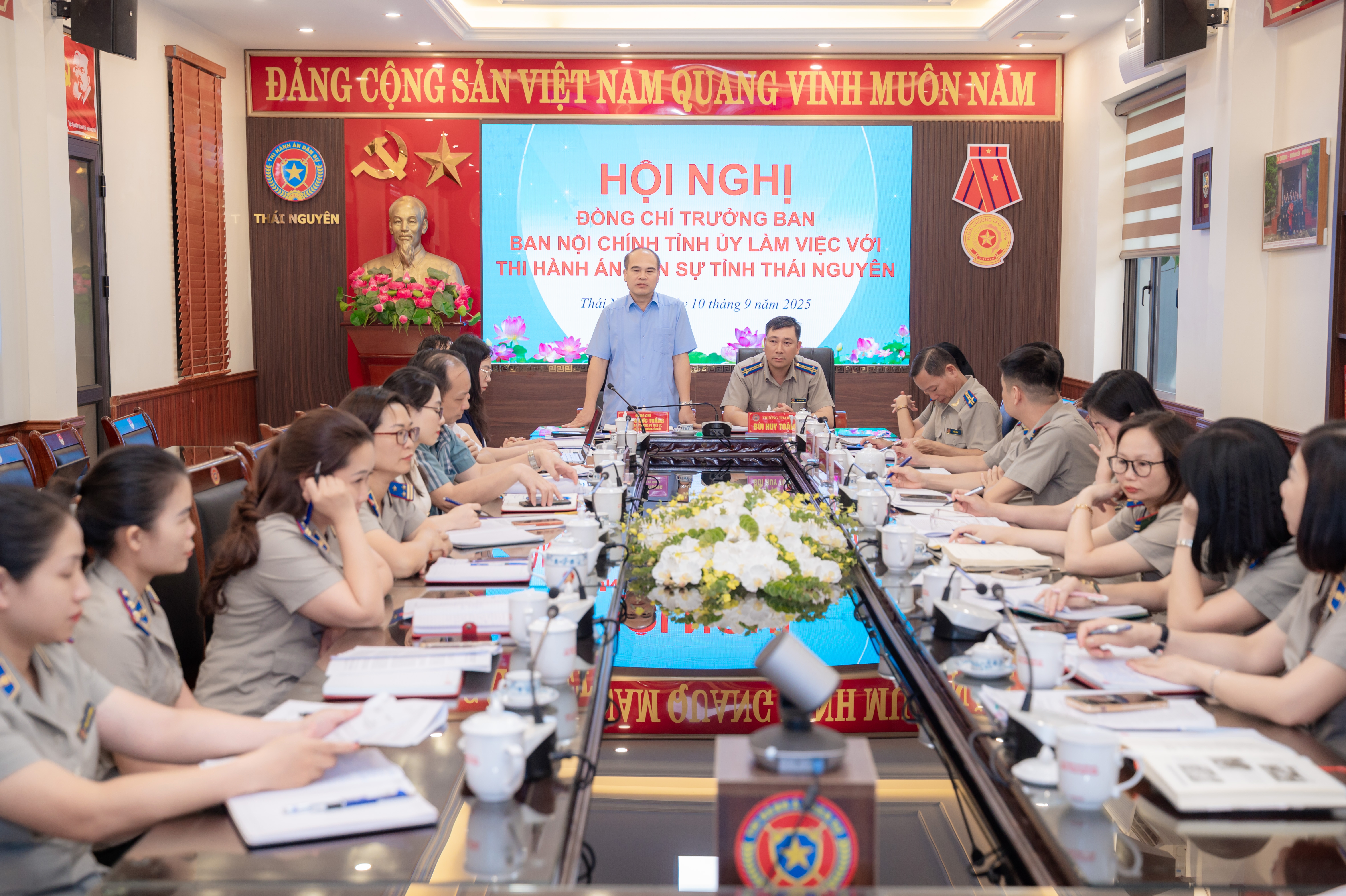 Tích cực ứng dụng công nghệ thông tin, rút ngắn thời gian tổ chức thi hành án