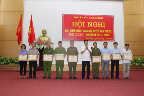 Chi cục THADS huyện Tam Nông thực hiện tốt CT số 20-CT/TU ngày 21/01/2014 của BTV Tỉnh uỷ về tăng cường sự lãnh đạo của các cấp uỷ Đảng đối với việc xử lý, kiểm sát tố giác, tin báo về tội phạm và kiến nghị khởi tố; hoạt động thi hành án hình sự.