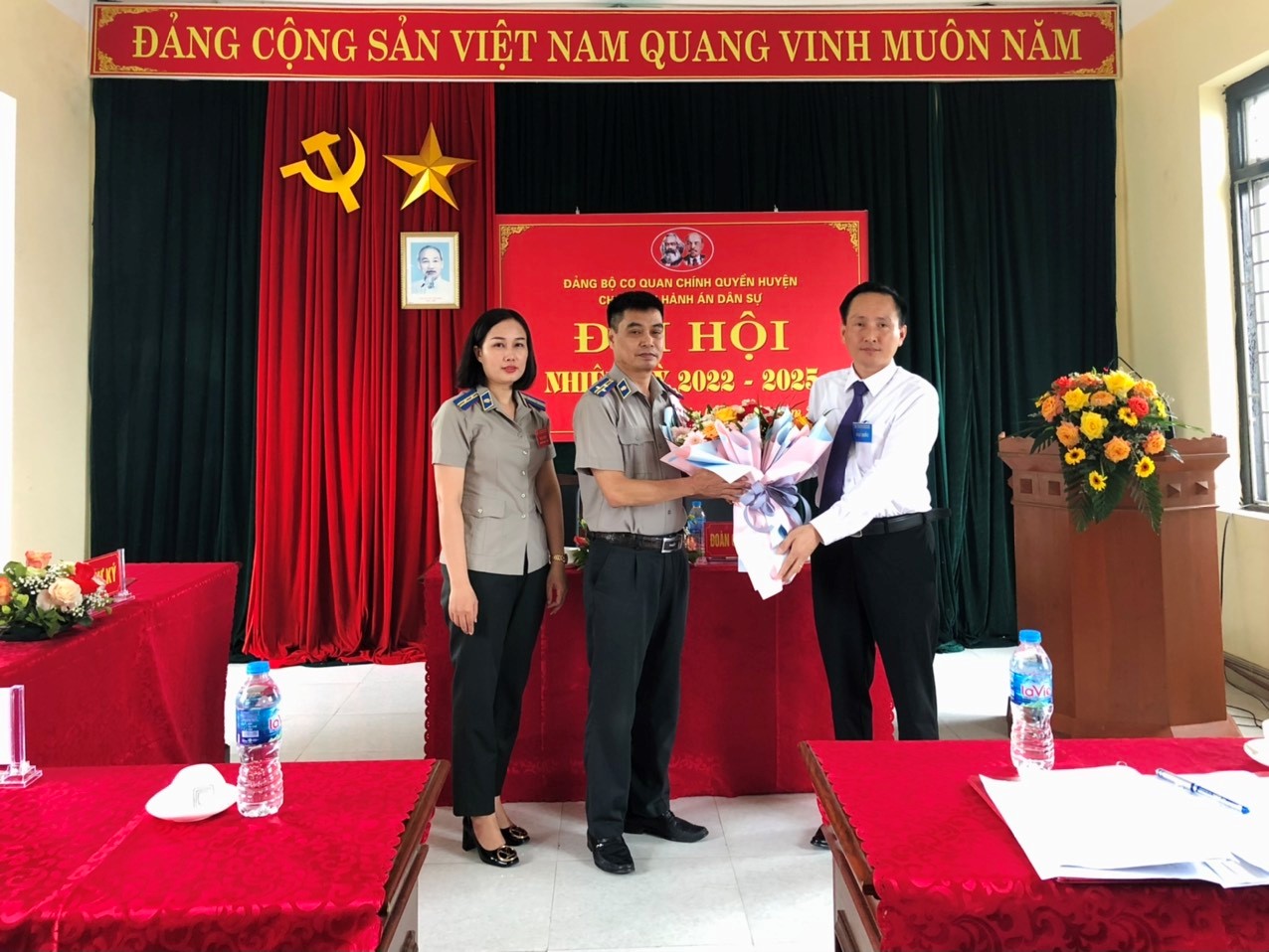 Chi bộ Chi cục Thi hành án dân sự huyện Hạ Hòa tổ chức Đại hội nhiệm kỳ 2022-2025