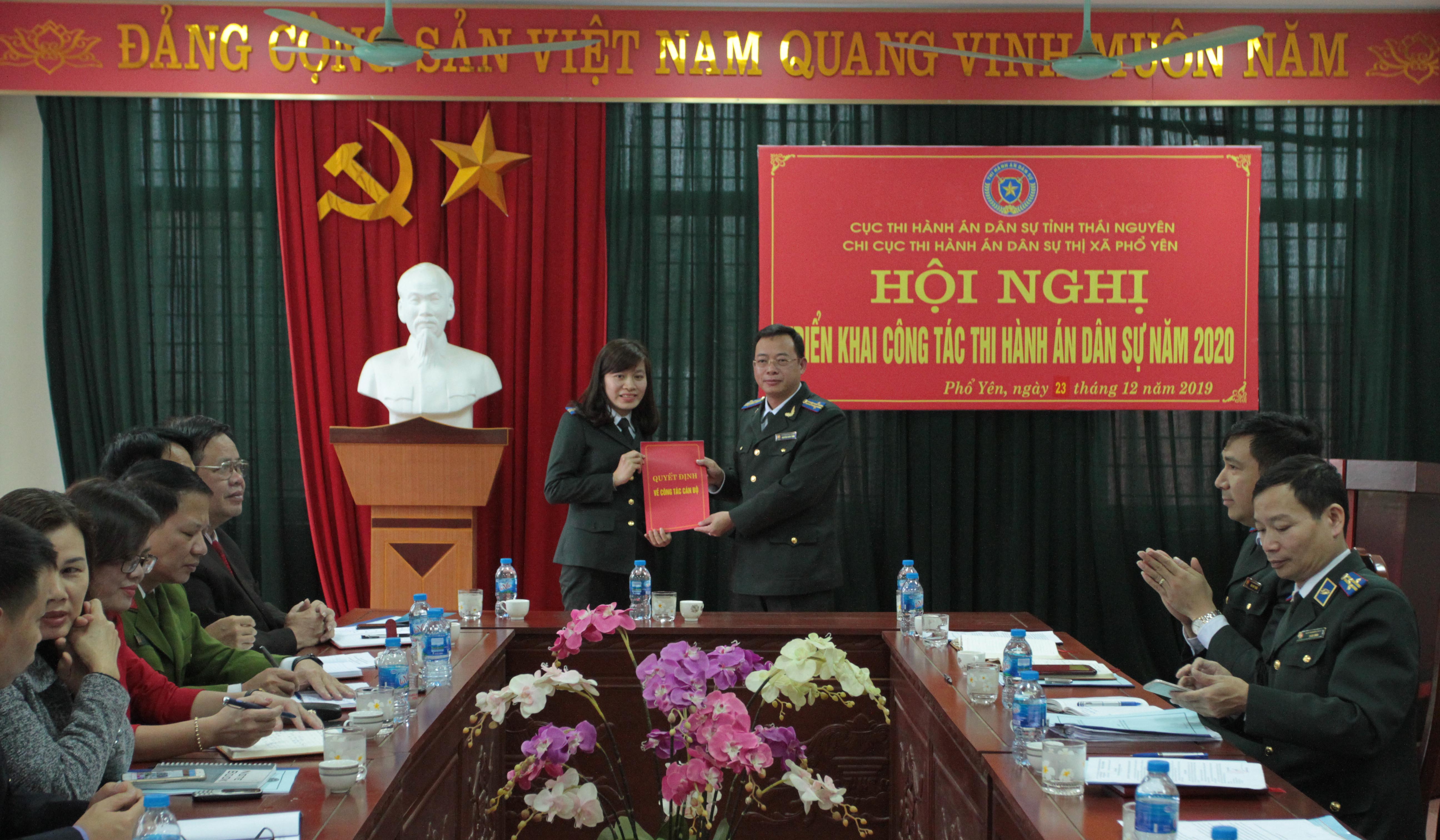 Cục trưởng Cục Thi hành án dân sự tỉnh dự và chỉ đạo Hội nghị triển khai công tác THADS năm 2020 và trao Quyết định bổ nhiệm Phó Chi cục trưởng Chi cục THADS thị xã Phổ Yên