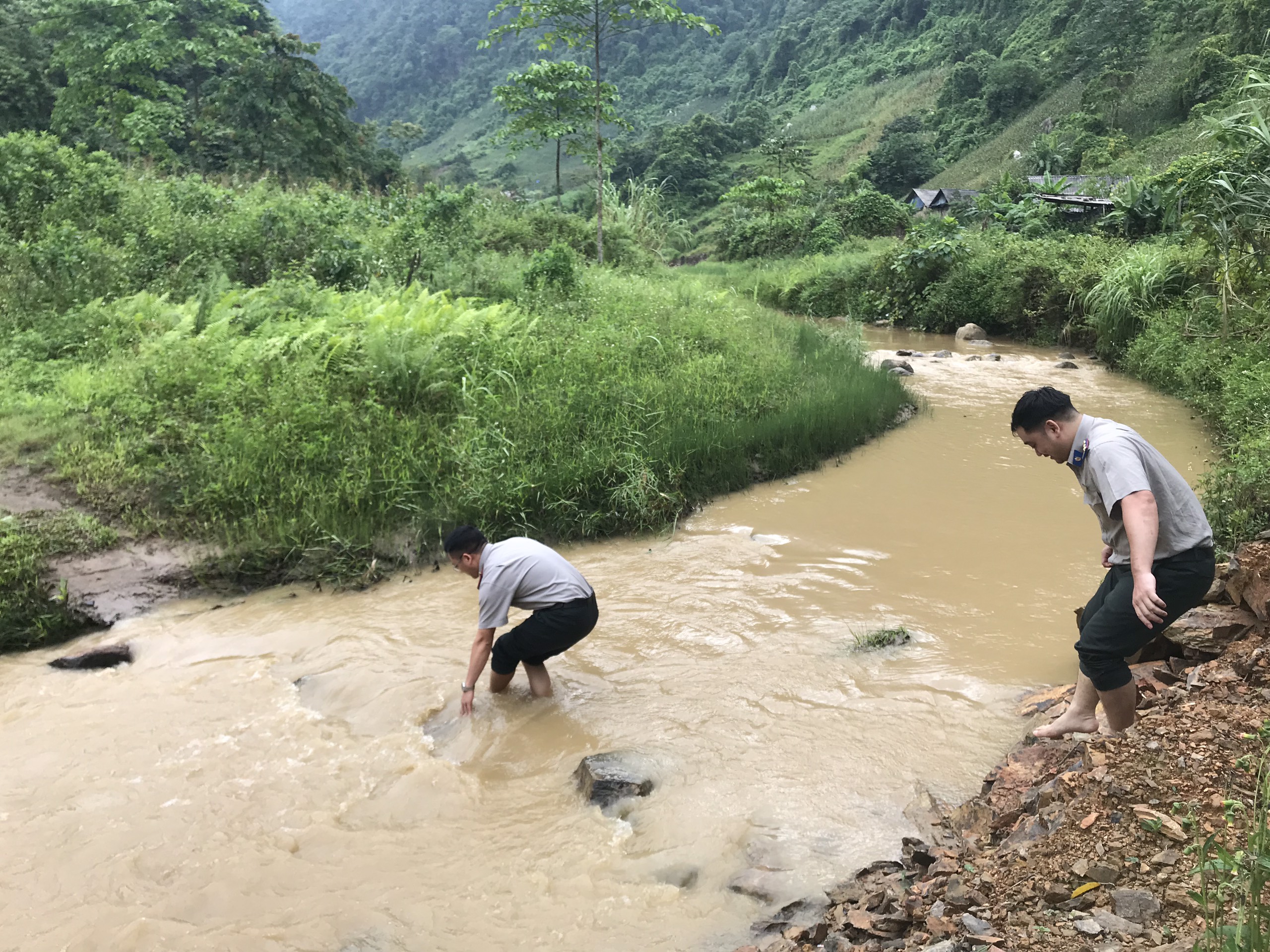 NHỌC NHẰN XÁC MINH, GIẢI QUYẾT THI HÀNH ÁN Ở VÙNG SÂU