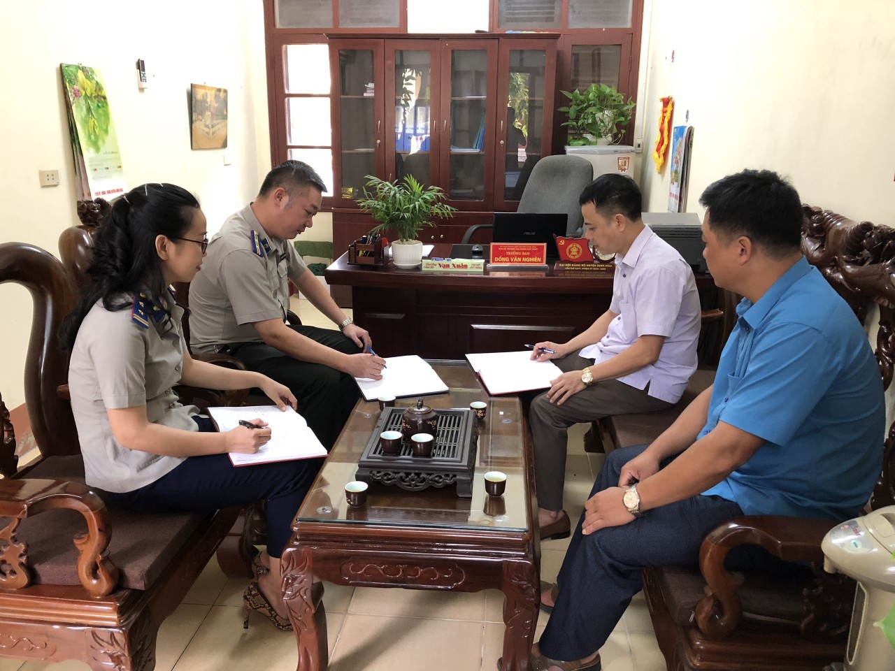 Phối hợp với các cơ quan trong thu tiền từ khoản tiền bồi thường giải phóng mặt bằng tại Chi cục Thi hành án dân sự huyện Định Hóa