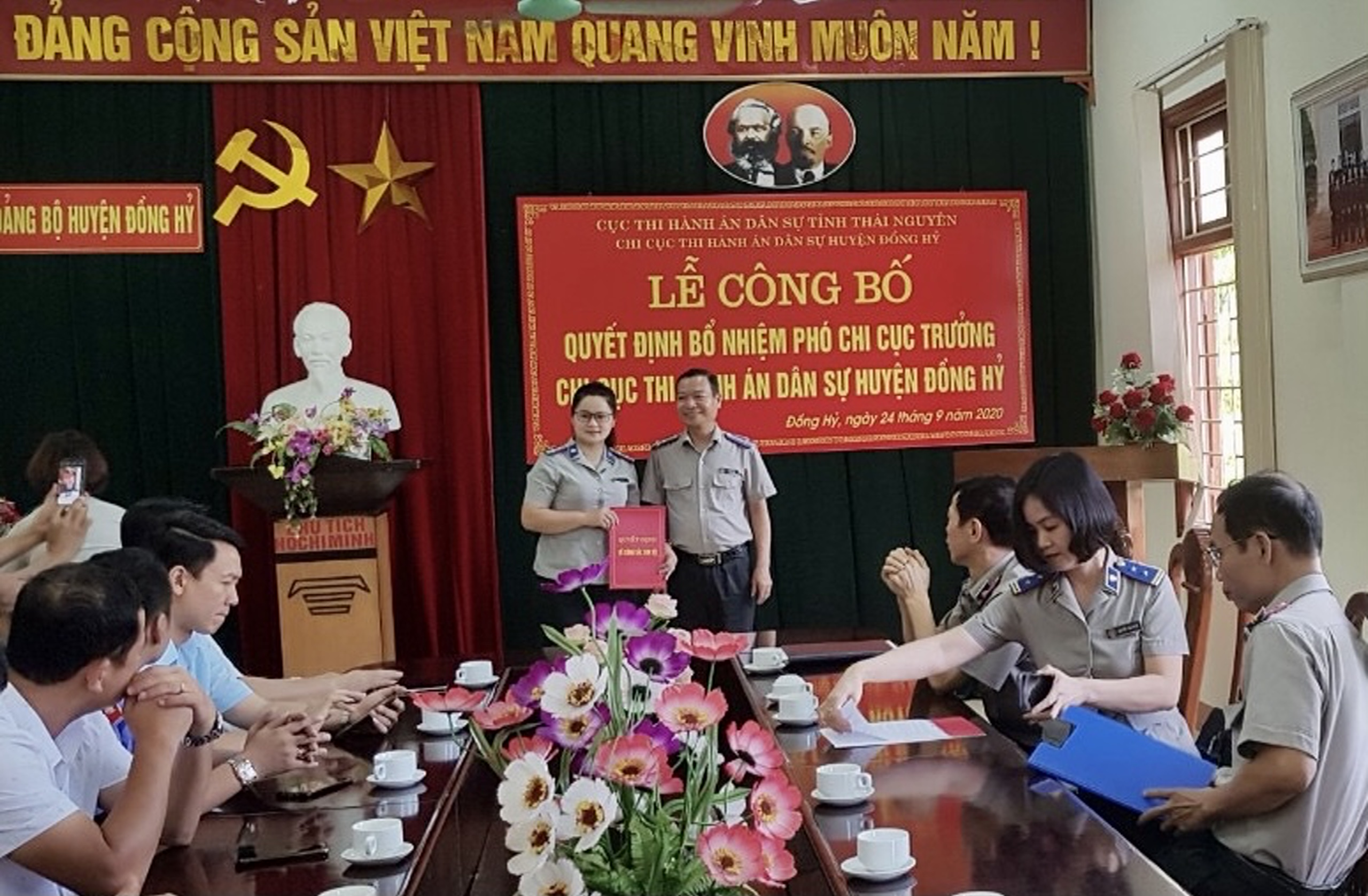 Trao quyết định điều động và bổ nhiệm Phó Chi cục trưởng Chi cục Thi hành án dân sự huyện Đồng Hỷ