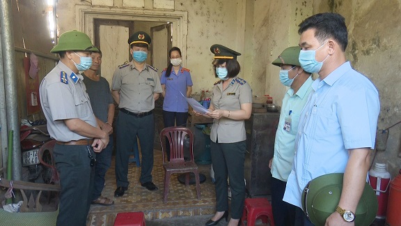 Chi cục Thi hành án:Cưỡng chế thi hành án bàn giao đất tại xã Hồng Tiến