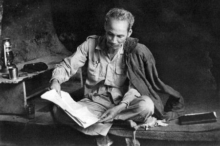 Bóng hình của Bác trong bóng hình Tổ quốc