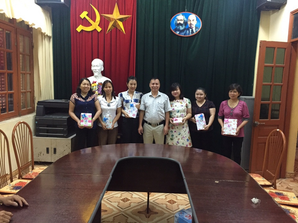 Chi cục Thi hành án dân sự huyện Kim Động gặp mặt nhân kỷ niệm 86 năm ngày thành lập Hội LHPN Việt Nam (20/10/1930- 20/10/2016).