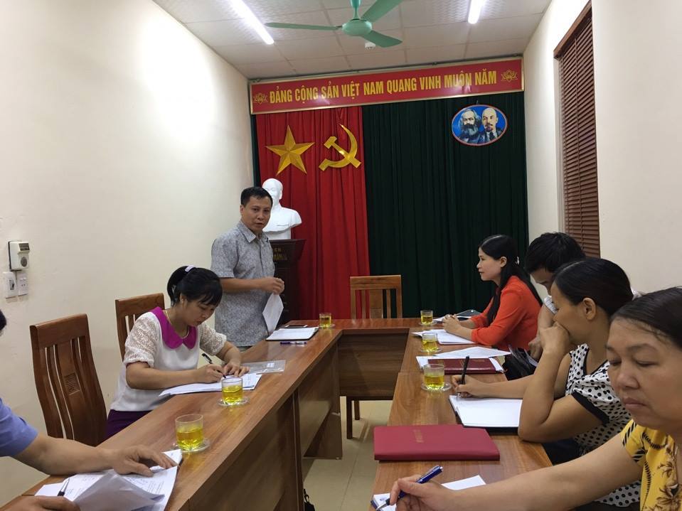 Đoàn giám sát của Ban Thường vụ huyện Ủy Kim Động giám sát đối với đảng viên và tổ chức Đảng trực thuộc huyện Ủy