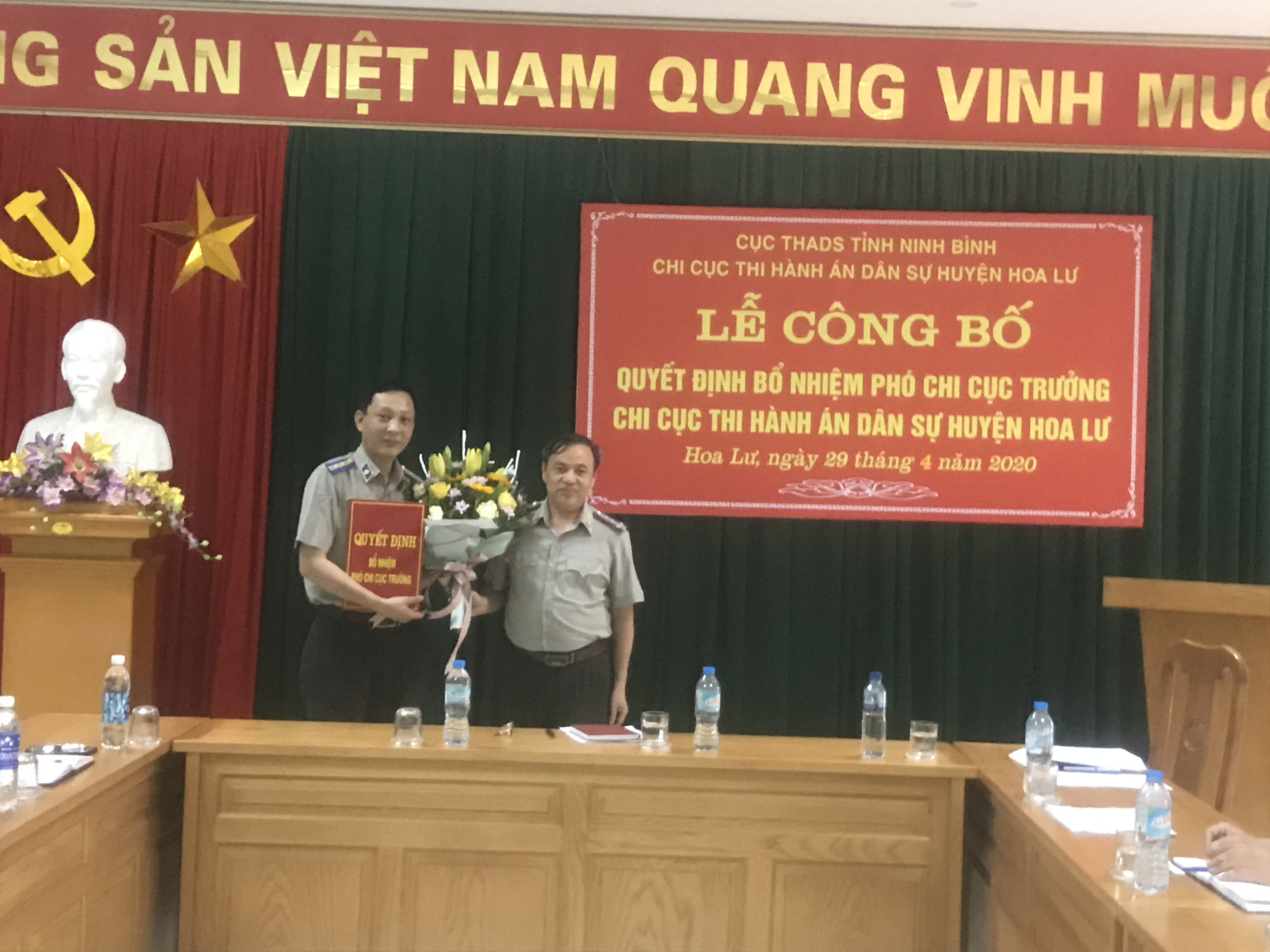 Công bố Quyết định bổ nhiệm Phó Chi cục Trưởng Chi cục Thi hành án dân sự huyện Hoa Lư