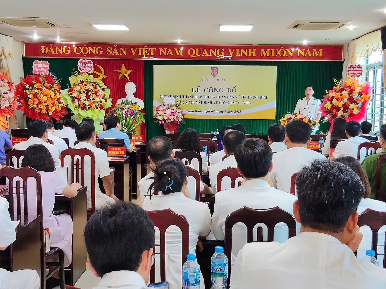 LỄ CÔNG BỐ QUYẾT ĐỊNH THÀNH LẬP THI HÀNH ÁN DÂN SỰ TỈNH NINH BÌNH VÀ CÁC QUYẾT ĐỊNH VỀ CÔNG TÁC CÁN BỘ