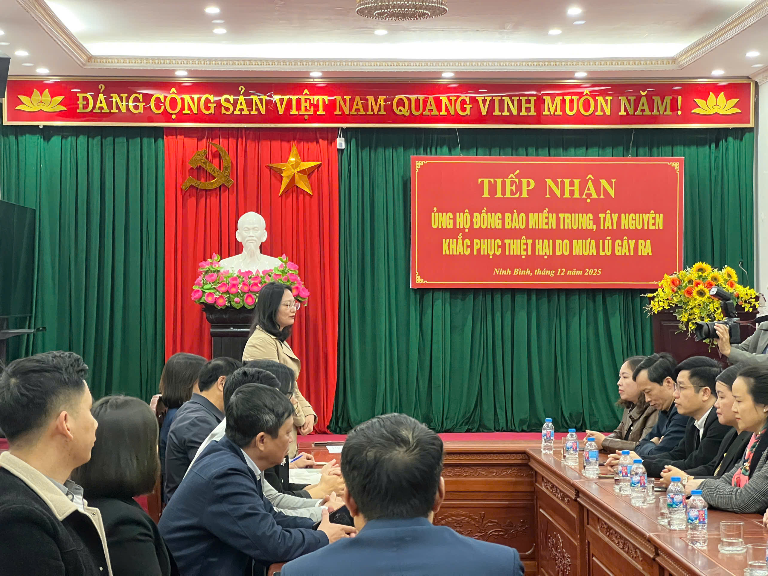 Thi hành án dân sự tỉnh Ninh Bình chung tay ủng hộ đồng bào miền Trung – Tây Nguyên bị ảnh hưởng bởi lũ lụt – Đợt 2