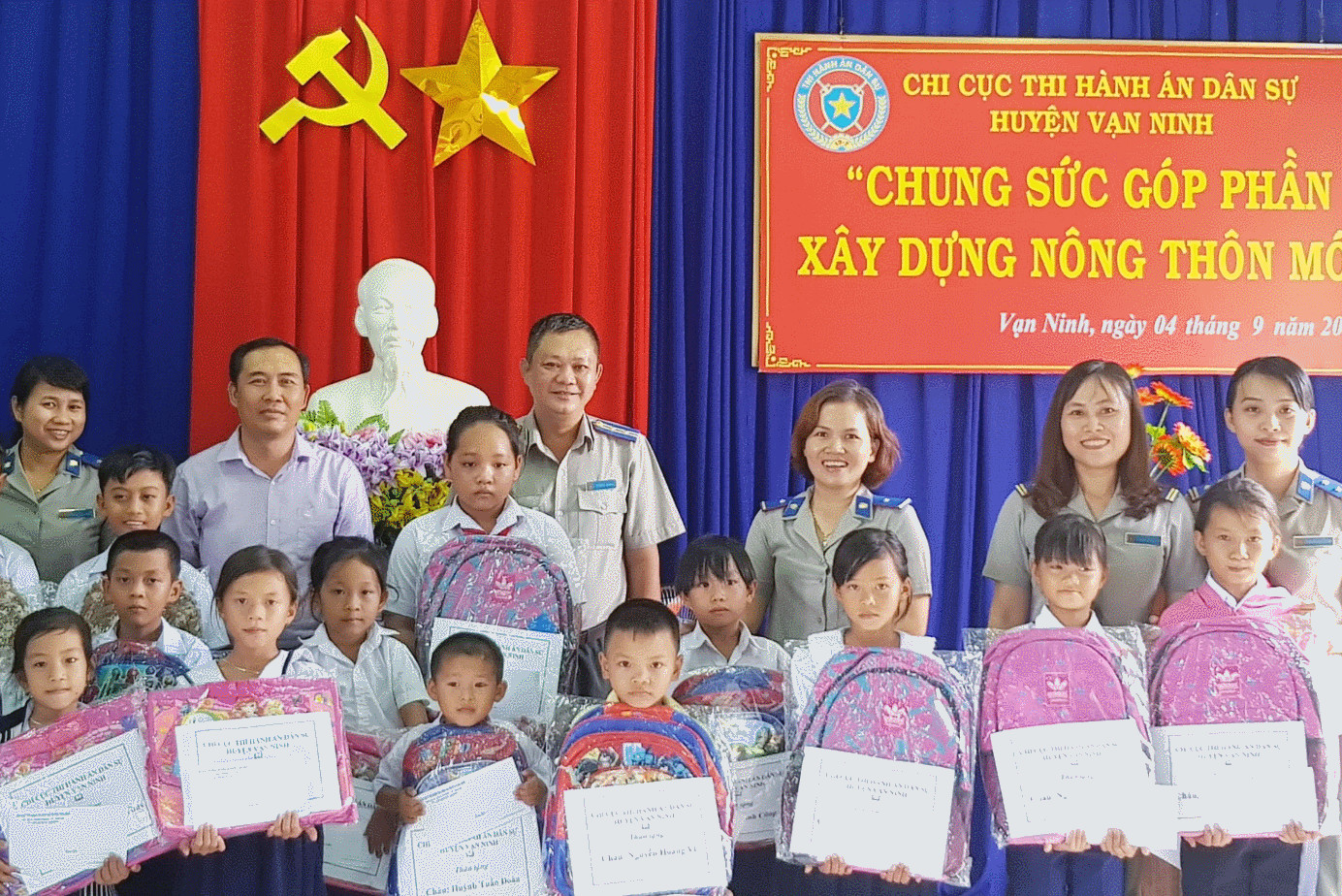 Chi cục THADS huyện Vạn Ninh thực hiện phong trào thi đua "Ngành Tư pháp chung sức góp phần xây dựng  nông thôn mới" năm 2019