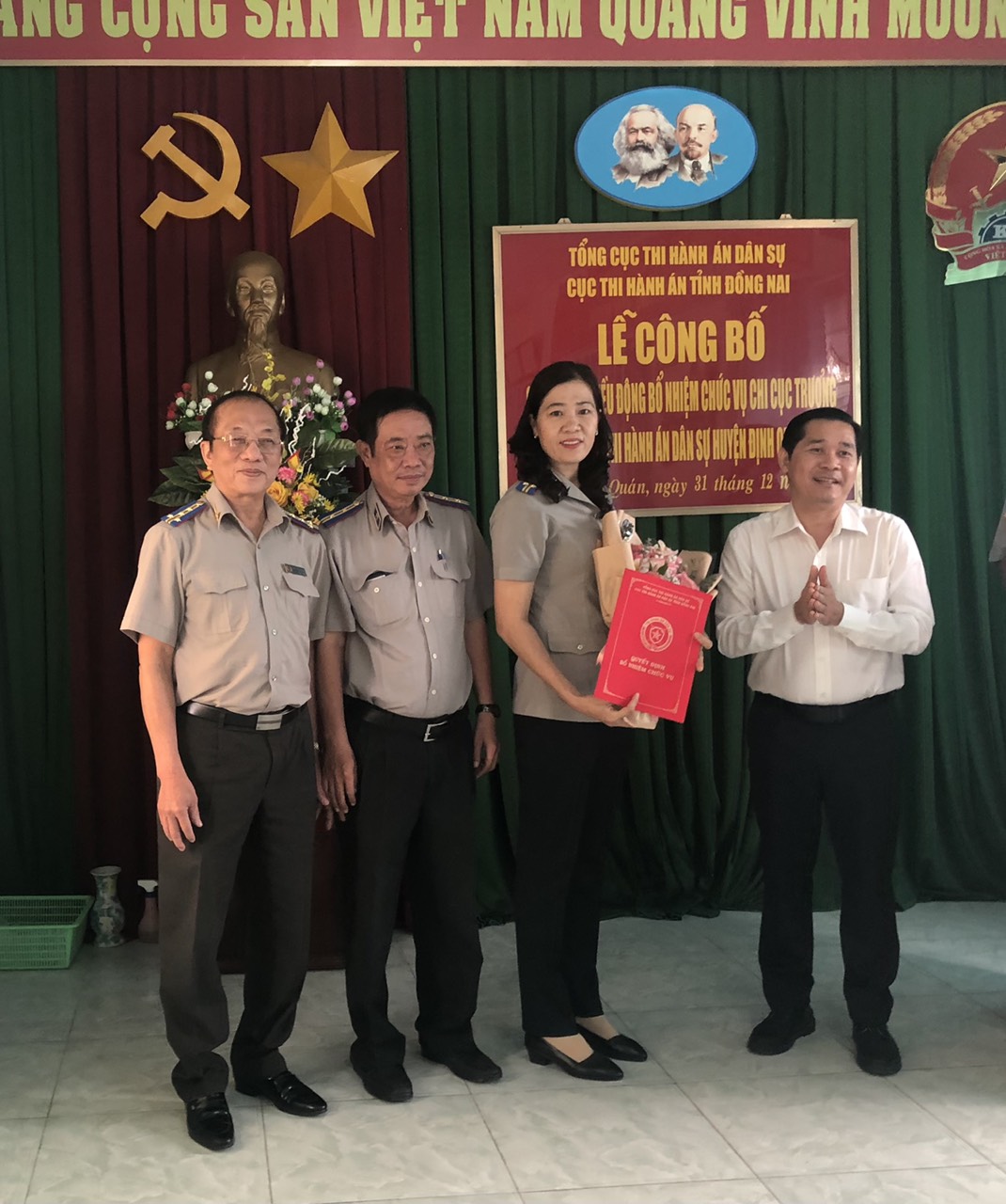 Lễ công bố, trao quyết định luân chuyển cán bộ, công chức