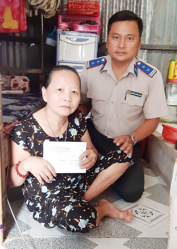 CHI BỘ CHI CỤC THADS HUYỆN CHÂU THÀNH THỰC HIỆN MÔ HÌNH VỀ HỌC TẬP VÀ LÀM THEO TƯ TƯỞNG, ĐẠO ĐỨC, PHONG CÁCH HỒ CHÍ MINH