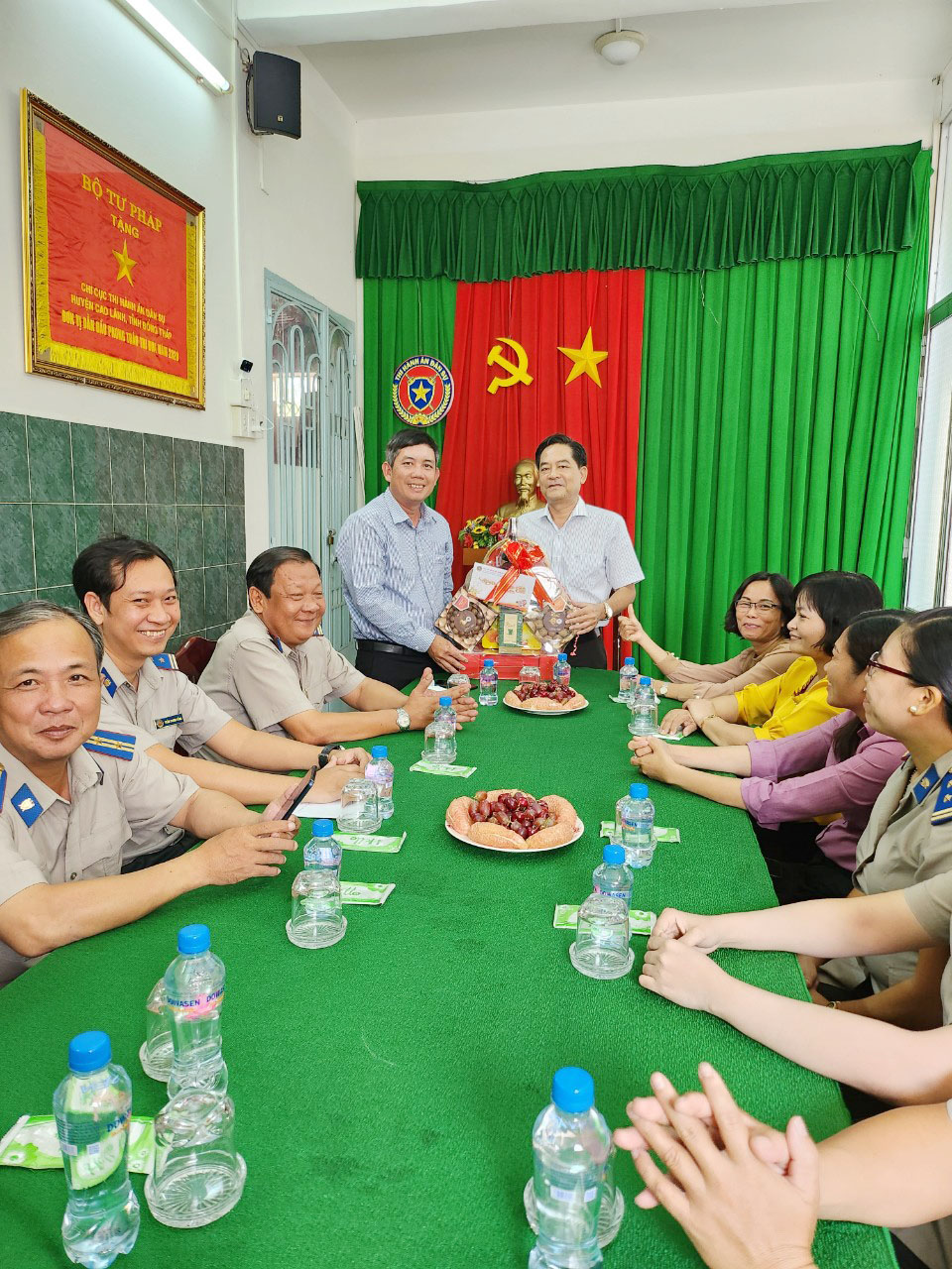 Lãnh đạo Cục Thi hành án dân sự tỉnh Đồng Tháp thăm và chúc tết tại Chi cục THADS huyện Cao Lãnh