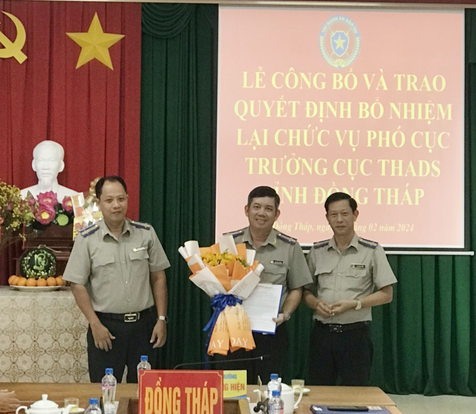 Trao quyết định bổ nhiệm lại Phó cục trưởng Cục Thi hành án dân sự tỉnh Đồng Tháp và tổ chức buổi gặp mặt, chúc Tết các đồng chí nguyên là lãnh đạo, công chức của Cục THADS tỉnh Đồng Tháp qua các thời kỳ