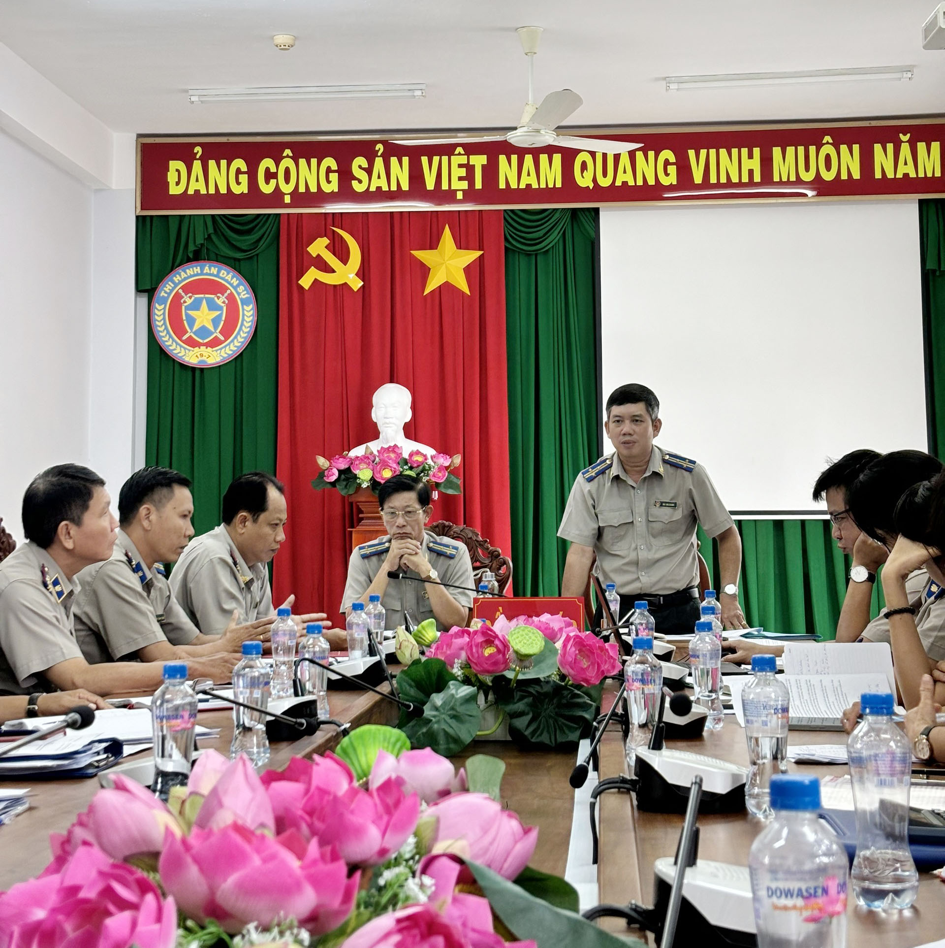 Chi bộ Cục Thi hành án dân sự tỉnh Đồng Tháp họp lệ chi bộ sơ kết 6 tháng đầu năm 2024 và tổ chức sinh hoạt chuyên đề quý II năm 2024