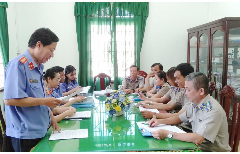 Viện Kiểm sát nhân dân tỉnh Đồng Tháp trực tiếp kiểm sát hoạt động thi hành án dân sự tại Chi cục Thi hành án dân sự huyện Tân Hồng