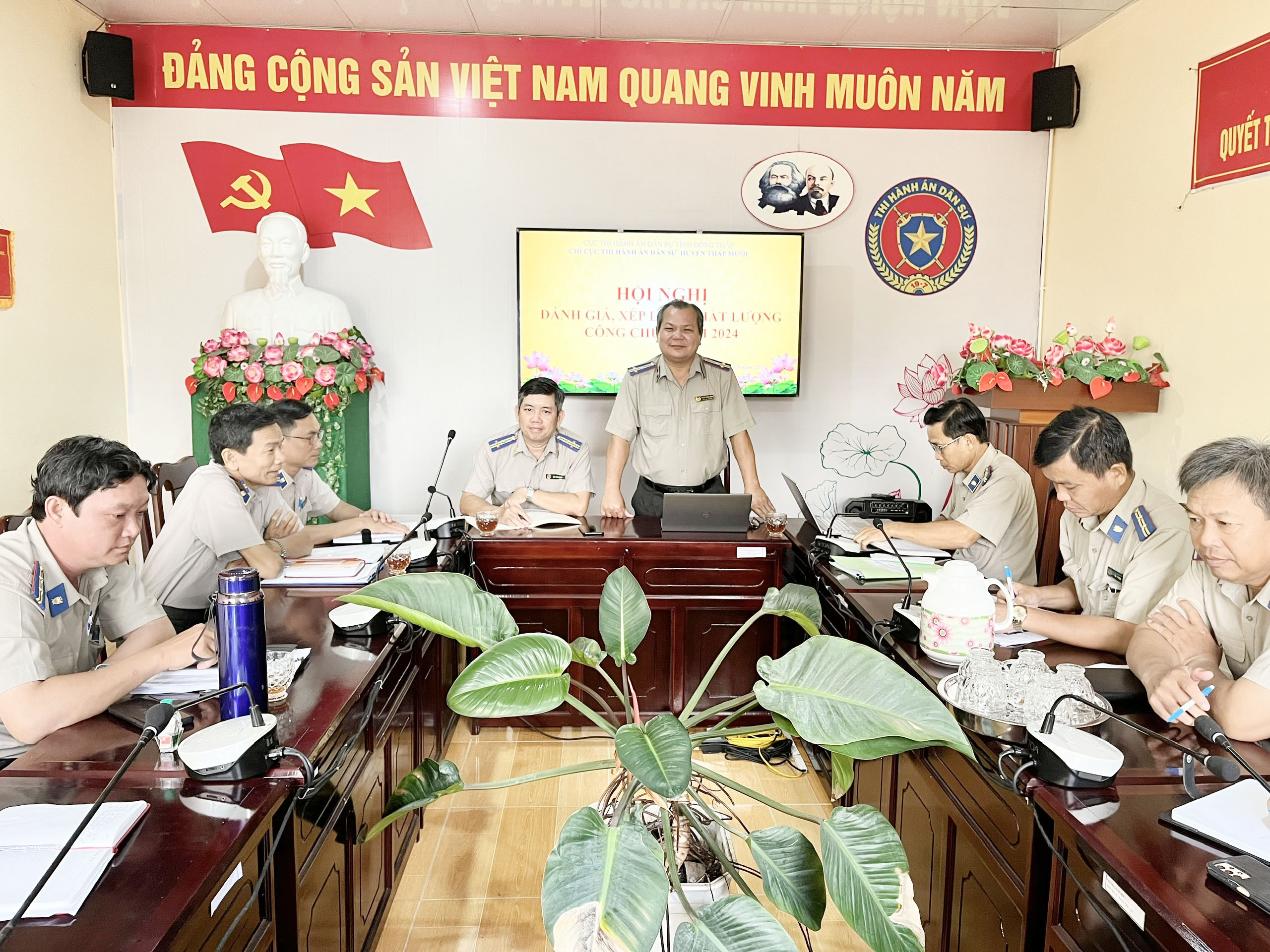 Hội nghị đánh giá, xếp loại chất lượng công chức năm 2024 và  công bố quyết định bổ nhiệm lại Phó Chi cục trưởng Chi cục Thi hành án dân sự (THADS) huyện Tháp Mười.