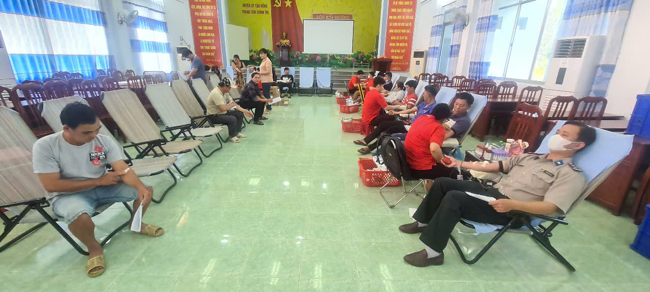 Công đoàn viên Chi cục Thi hành án dân sự huyện Tân Hồng hiến máu tình nguyện năm 2024