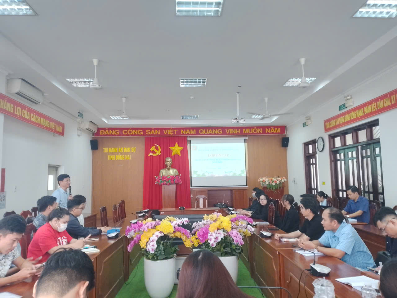 Thi hành án dân sự tỉnh Đồng Nai tổ chức Lớp ôn tập kỳ tuyển dụng công chức năm 2025 theo phương thức thi tuyển