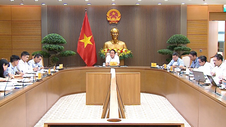 Ph&oacute; Thủ tướng L&ecirc; Tiến Ch&acirc;u: Cổng Ph&aacute;p luật quốc gia cần cung cấp dịch vụ ph&aacute;p l&yacute; tr&ecirc;n tinh thần phục vụ nh&acirc;n d&acirc;n, ho&agrave;n to&agrave;n miễn ph&iacute;- Ảnh 2.