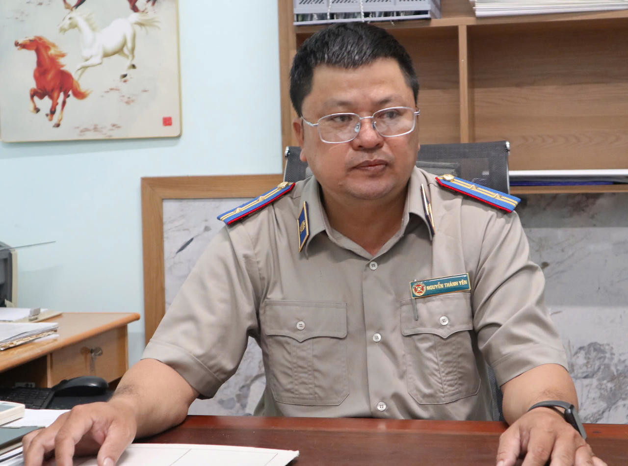 CHV Nguyễn Th&agrave;nh Y&ecirc;n được đặt biệt danh&nbsp;người chuy&ecirc;n &ldquo;xo&aacute; nợ&rdquo; cho đương sự.