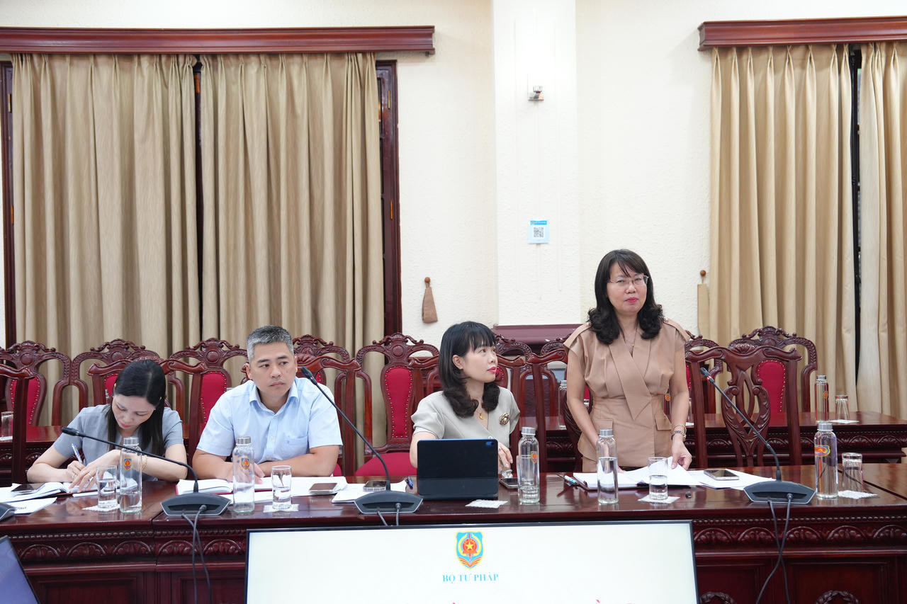 Th&aacute;o gỡ vướng mắc, n&acirc;ng cao hiệu quả hoạt động của c&aacute;c cơ quan tham mưu, gi&uacute;p việc Đảng ủy Bộ
