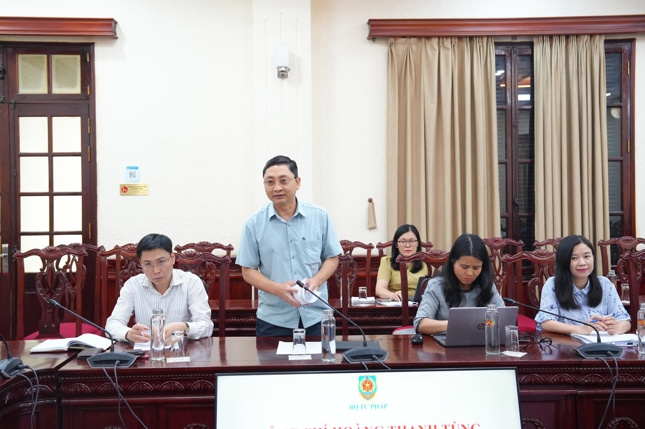 Th&aacute;o gỡ vướng mắc, n&acirc;ng cao hiệu quả hoạt động của c&aacute;c cơ quan tham mưu, gi&uacute;p việc Đảng ủy Bộ