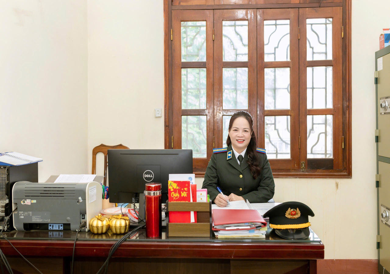 Chấp h&agrave;nh vi&ecirc;n đề xuất giảm trừ nghĩa vụ t&agrave;i ch&iacute;nh gi&uacute;p đương sự tự nguyện b&agrave;n giao t&agrave;i sản duy nhất 

