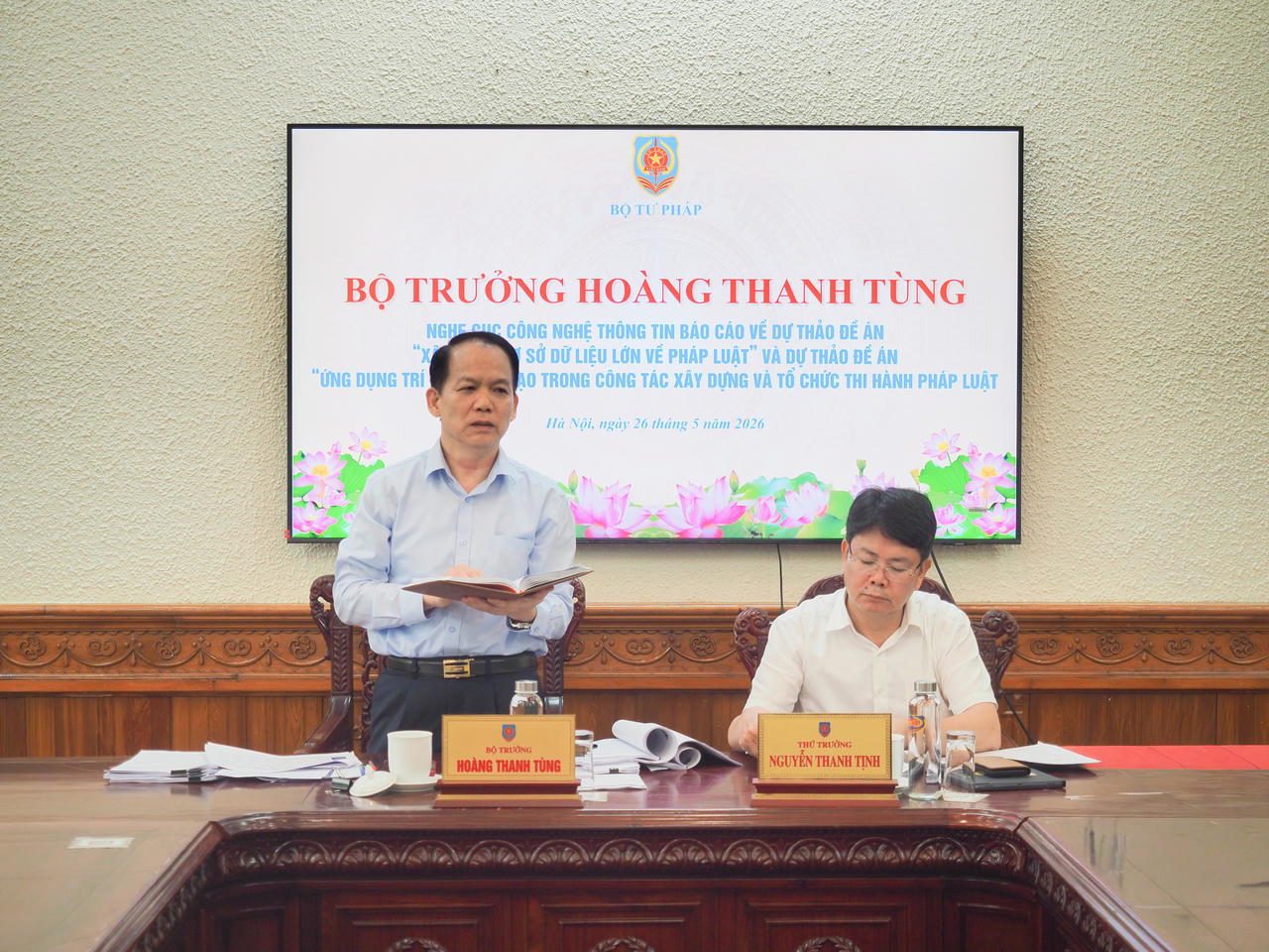 Bộ trưởng Hoàng Thanh Tùng phát biểu kết luận buổi làm việc.