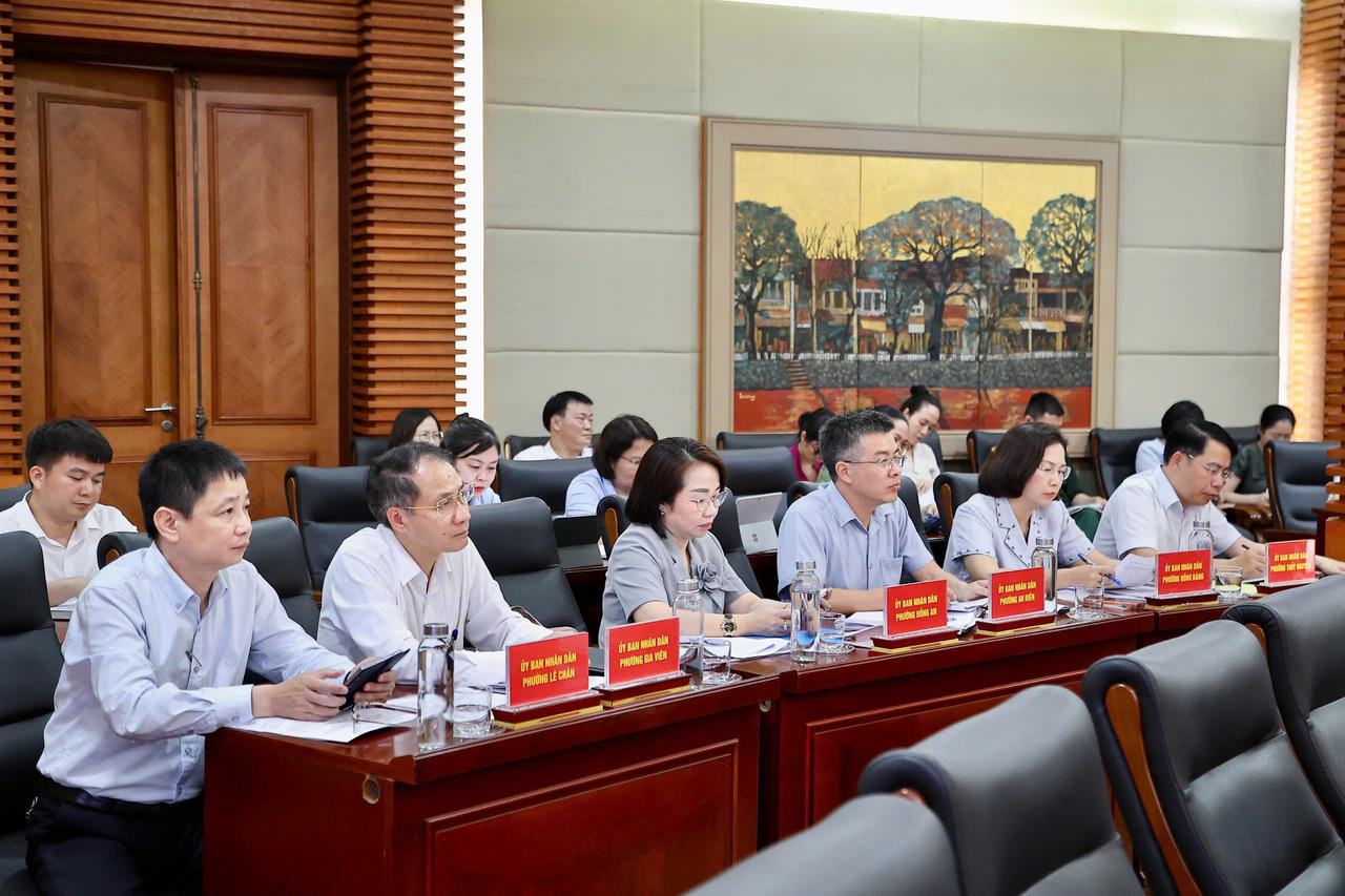 Thứ trưởng Bộ Tư ph&aacute;p Nguyễn Thanh Tịnh khảo s&aacute;t việc thực hiện c&aacute;c Nghị quyết về cải c&aacute;ch thủ tục h&agrave;nh ch&iacute;nh tại Hải Ph&ograve;ng