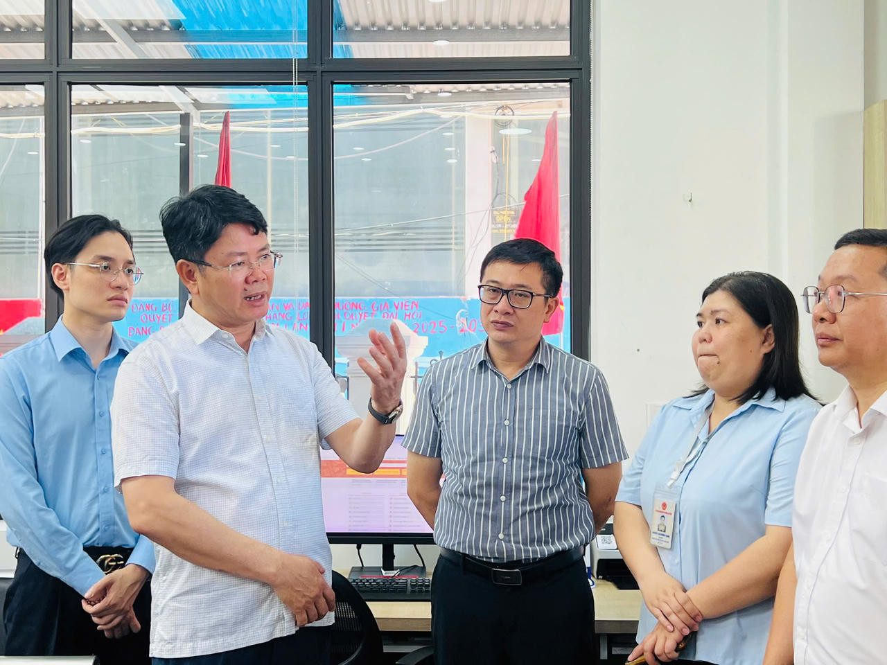 Thứ trưởng Bộ Tư ph&aacute;p Nguyễn Thanh Tịnh khảo s&aacute;t việc thực hiện c&aacute;c Nghị quyết về cải c&aacute;ch thủ tục h&agrave;nh ch&iacute;nh tại Hải Ph&ograve;ng