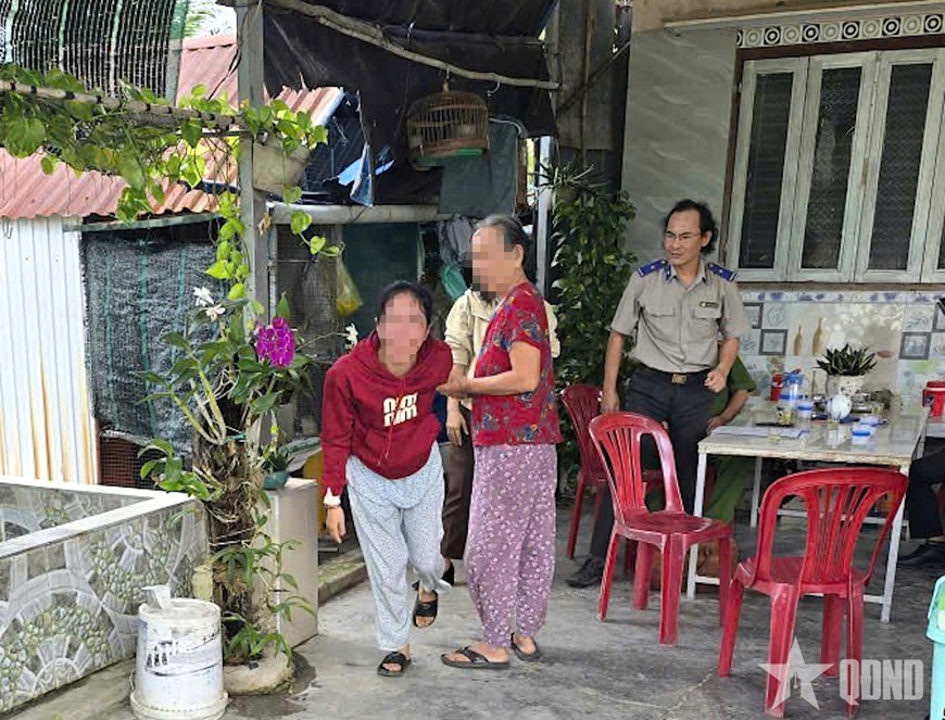 Chuyện chưa kể của những người "phụng công, thủ pháp"-Bài 2: Ám ảnh những vụ cưỡng chế giao con