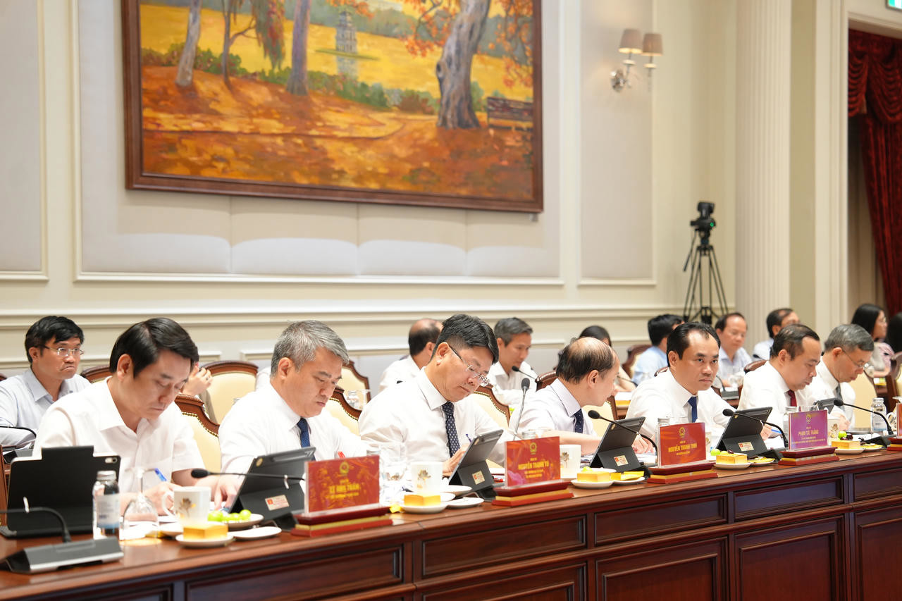 Tạo bước chuyển biến rõ nét trong cắt giảm thủ tục hành chính, tháo gỡ các điểm nghẽn về thể chế