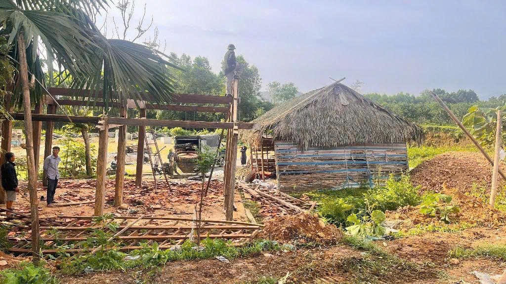 Hiện trường vụ tự nguyện giao đất thi h&agrave;nh &aacute;n trước "giờ G" tại x&atilde; Hương Giang, huyện Hương Kh&ecirc;, H&agrave; Tĩnh.