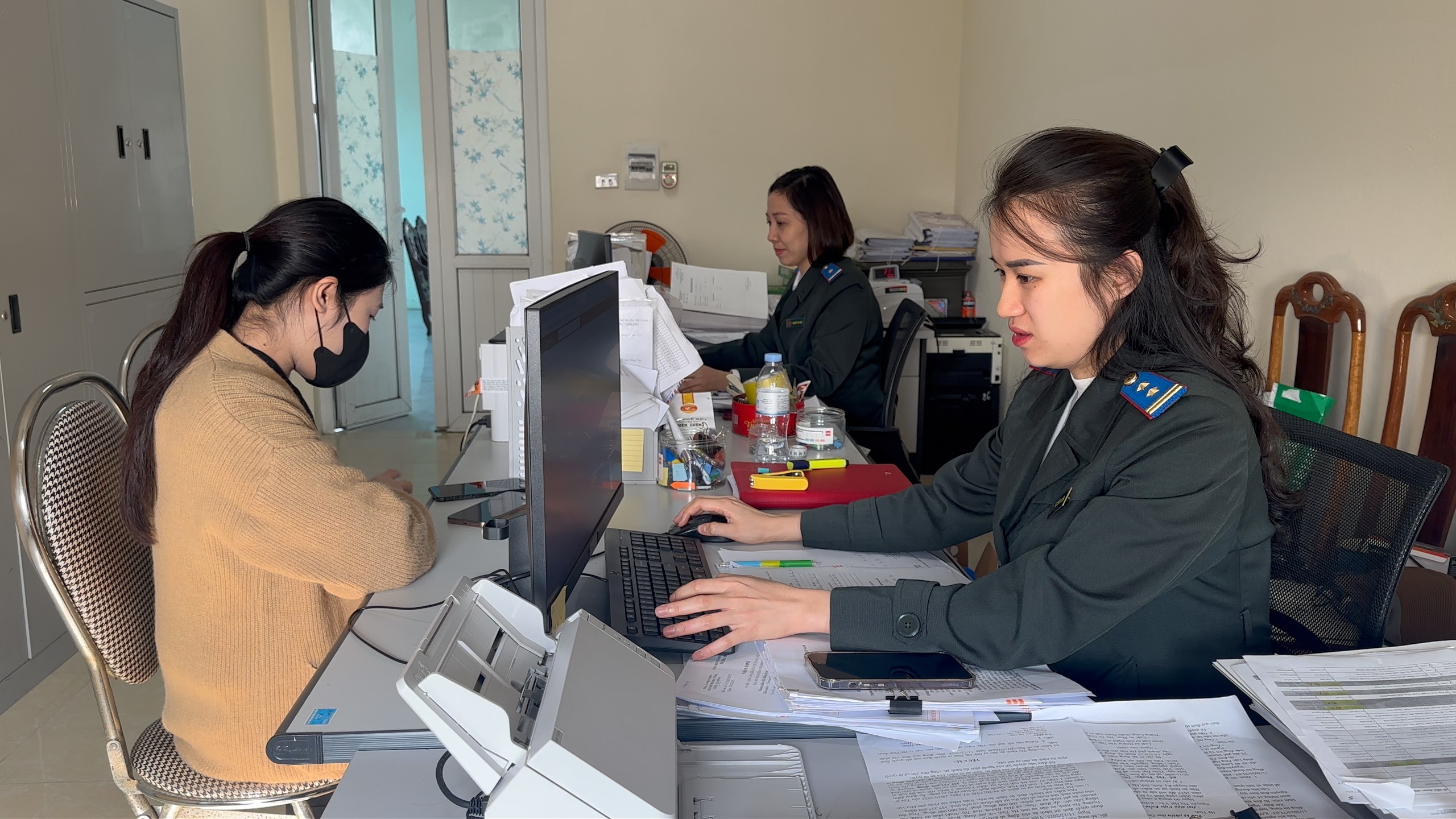 Th&ecirc;́ h&ecirc;̣ trẻ giữ lửa c&ocirc;ng lý: Kh&aacute;t vọng cống hiến, giữ vững niềm tin
Kỳ 4: Chuyển đổi số v&agrave; kh&aacute;t vọng x&acirc;y dựng h&igrave;nh ảnh ng&agrave;nh thi h&agrave;nh &aacute;n d&acirc;n sự hiện đại