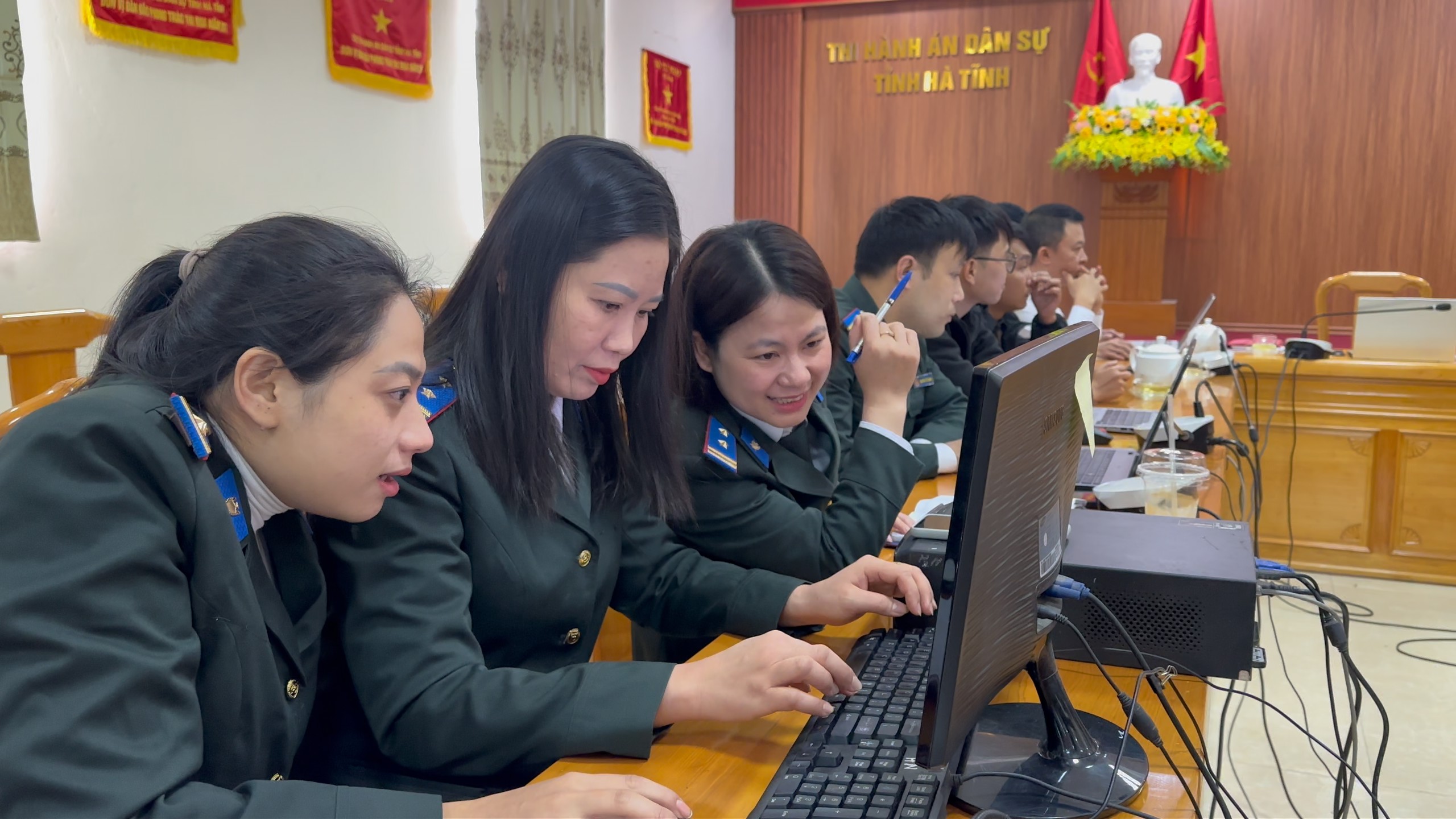 Th&ecirc;́ h&ecirc;̣ trẻ giữ lửa c&ocirc;ng lý: Kh&aacute;t vọng cống hiến, giữ vững niềm tin
Kỳ 4: Chuyển đổi số v&agrave; kh&aacute;t vọng x&acirc;y dựng h&igrave;nh ảnh ng&agrave;nh thi h&agrave;nh &aacute;n d&acirc;n sự hiện đại