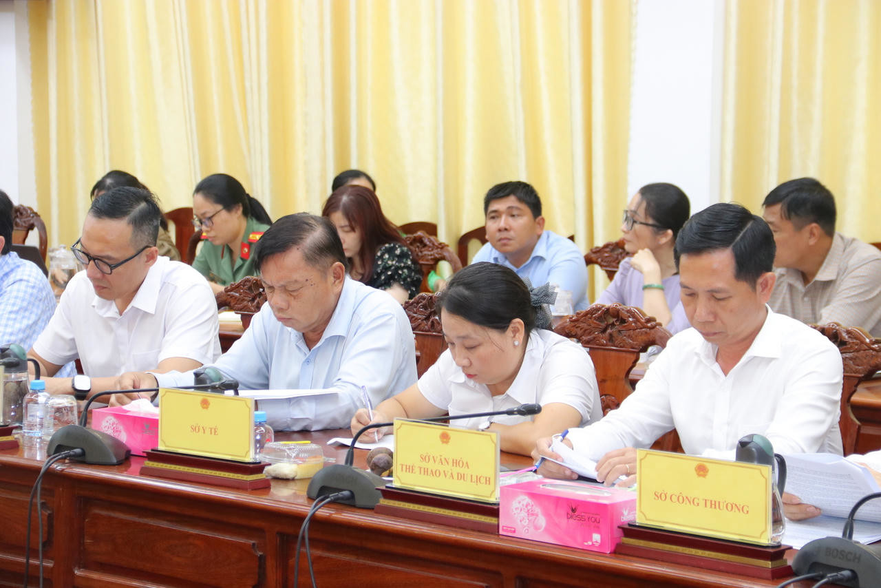 Cần Thơ nỗ lực đơn giản hóa thủ tục hành chính, tạo thuận lợi cho người dân và doanh nghiệp