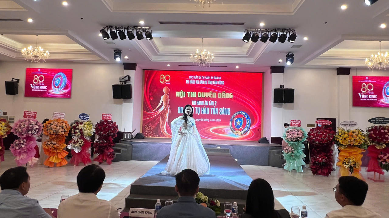 Nữ cán bộ Thi hành án dân sự Lâm Đồng duyên dáng, trí tuệ, bản lĩnh