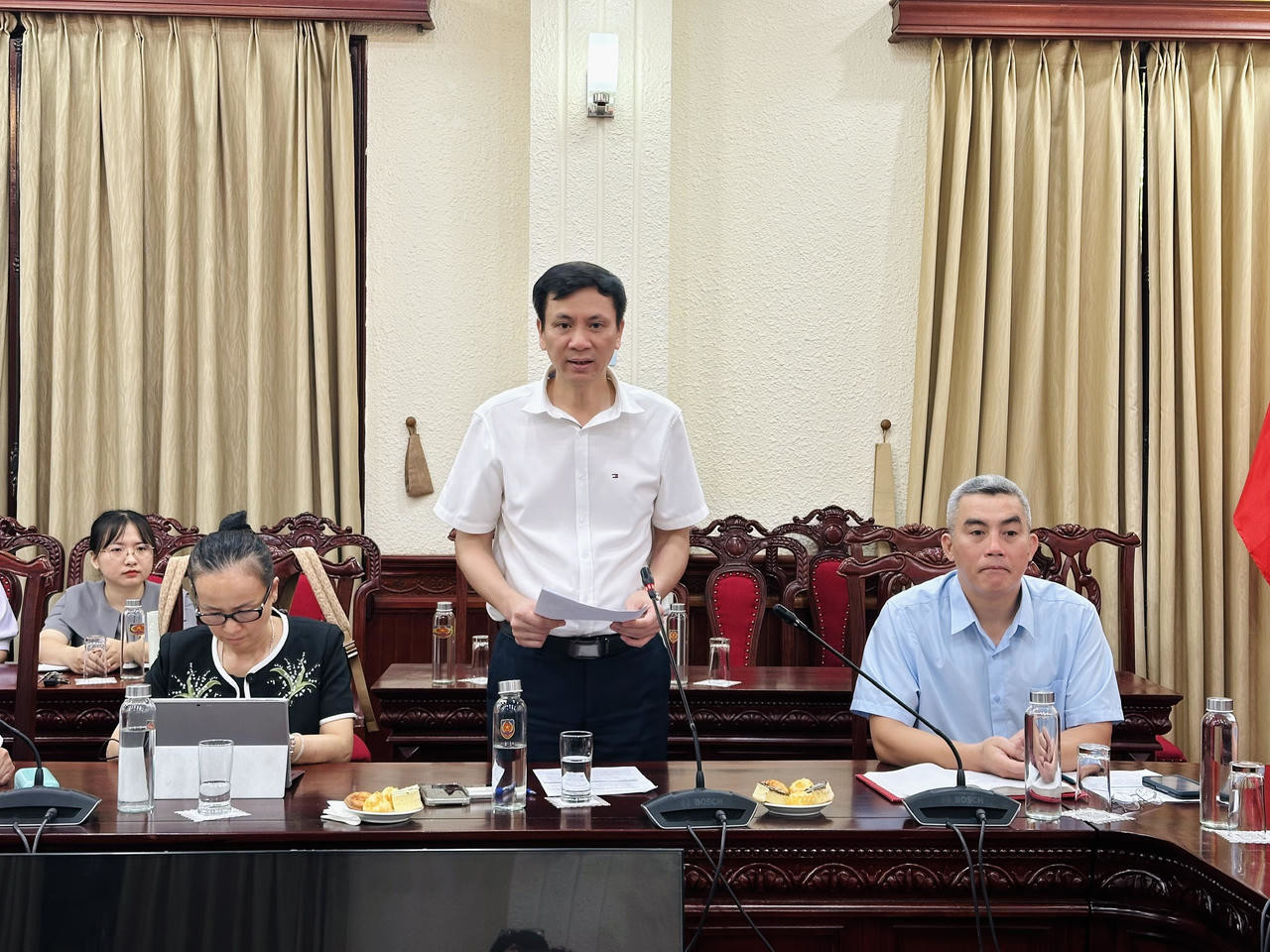 &Ocirc;ng Nguyễn Đức Ki&ecirc;n, Ph&oacute; Cục trưởng Cục PLQT&GQTCĐTQT b&aacute;o c&aacute;o tại Hội nghị. Ảnh: V&acirc;n Anh