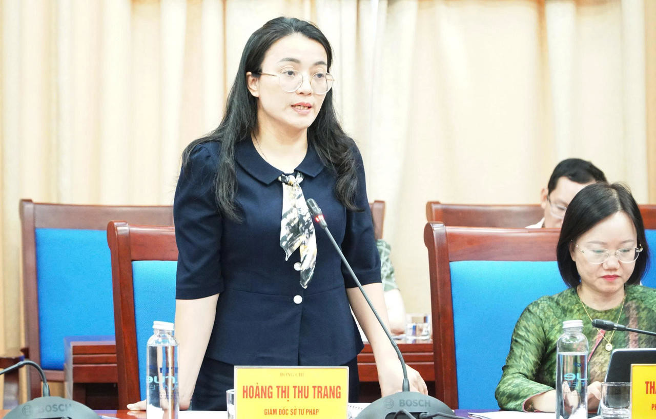 Giám đốc Sở Tư pháp Nghệ An Hoàng Thị Thu Trang nêu một số kiến nghị, đề xuất trong phát triển công tác tư pháp.