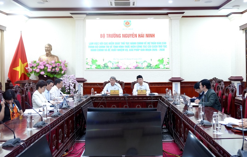 Ảnh Cần đề xuất giải pháp tiếp tục nâng cao hiệu quả cải cách thủ tục hành chính