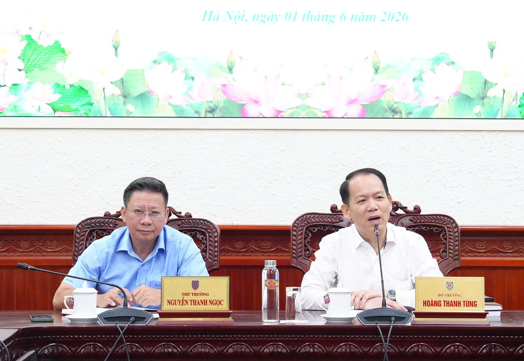 Ảnh đại diện bài viết: bộ trưởng hoàng thanh tùng chỉ đạo hoàn thiện dự án luật hòa giải ở cơ sở (sửa đổi). (ảnh trong bài: h.mây)