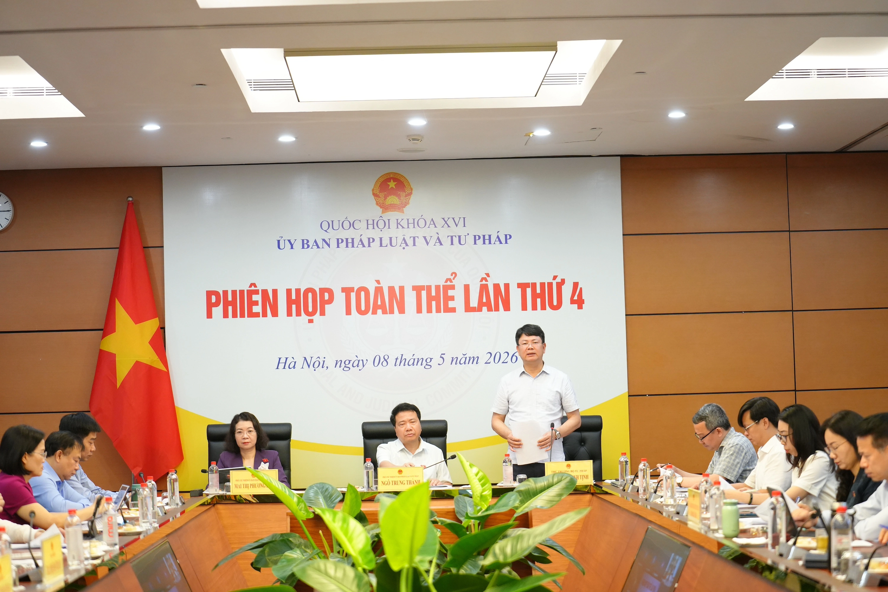 Thẩm tra dự án Pháp lệnh sửa đổi, bổ sung một số điều của Pháp lệnh Hợp nhất văn bản quy phạm pháp luật