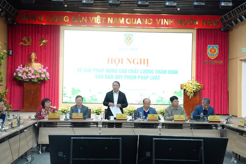 090226 lam viec bt.jpg