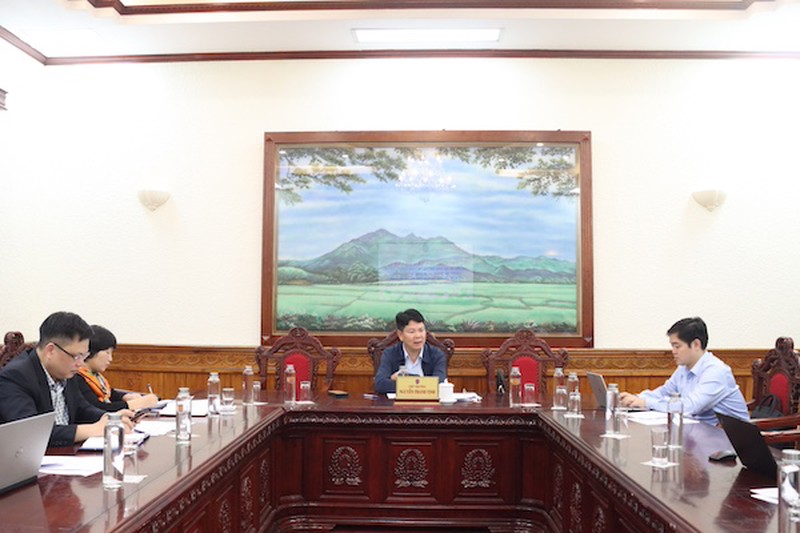 090326 tthc canh.jpg